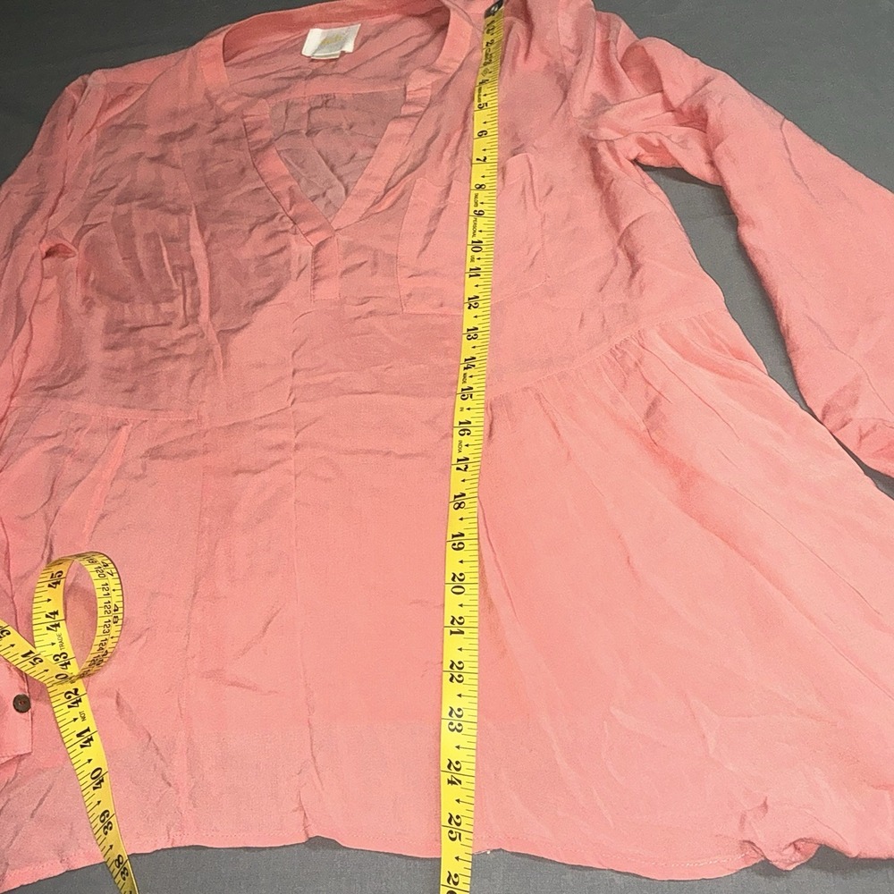 Maeve Anthropologie Coral Pink Rayon Peplum Blouse Long Sleeve Split Neck Size 4 - Picture 3 of 5
